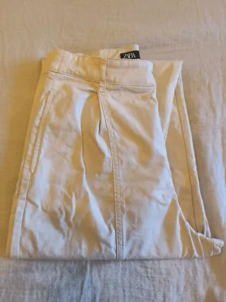 Pantalón Zara tiro alto pinzas beige Talla S