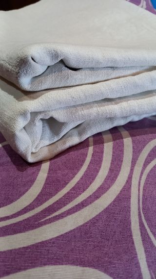 Sábana antigua de lino lienzo..ideal indumentaria.