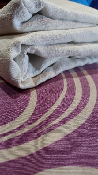 Sábana antigua de lino lienzo..ideal indumentaria.