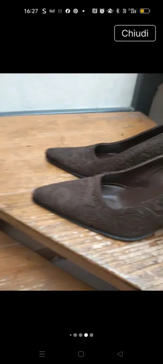 Scarpe eleganti marroni con decorazioni