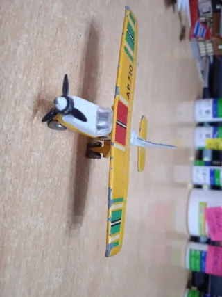 Avión metálico antiguo Cessna 210.8 mod710 PILEN