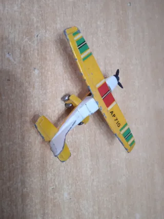 Avión metálico antiguo Cessna 210.8 mod710 PILEN