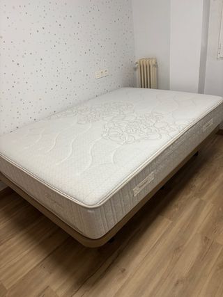 Colchón y base tapizada 135x190
