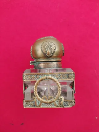 Tintero de cristal y metal latón