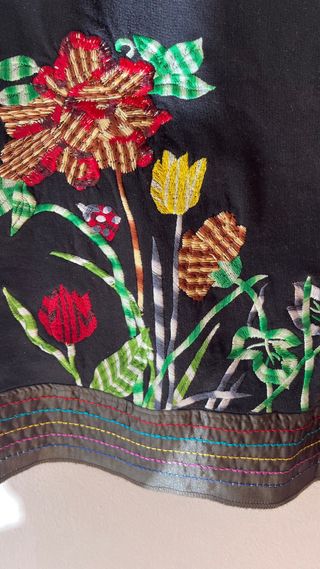 Falda Desigual bordada flores