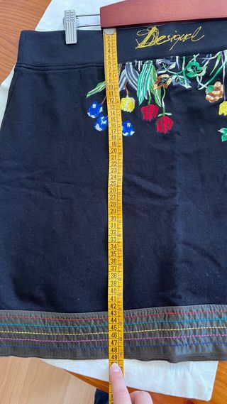 Falda Desigual bordada flores