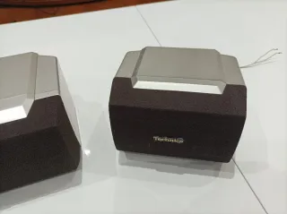 Altavoces Technics Marrón y Plata