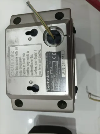 Altavoces Technics Marrón y Plata