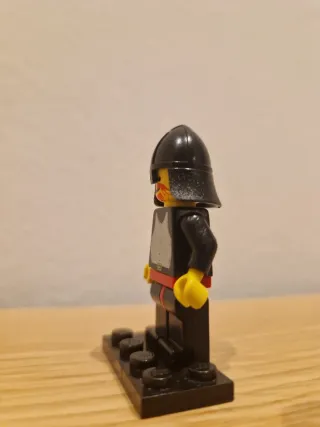 Minifigure LEGO (Black Knight with Breastplate)