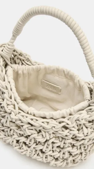 Bolso Zara trenzado blanco/beige