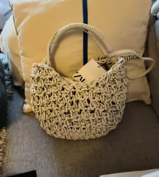 Bolso Zara trenzado blanco/beige