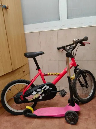 Bici infantil y patinete rosa