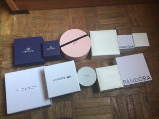 Cajas de marcas conocidas