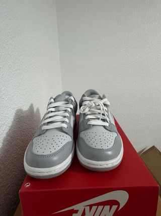 Zapatillas Nike Dunk Low Gris y Blanco Nuevas