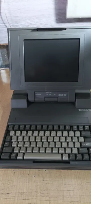 Toshiba T3100/20 Computer Portatile