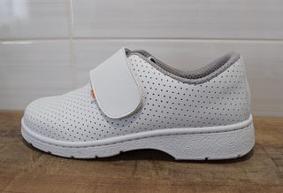 Zapatos blancos de trabajo Dian, cerrados Talla 40