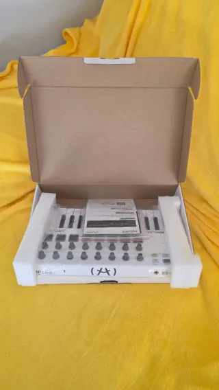 Arturia Minilab 2 MK2 Controlador MIDI