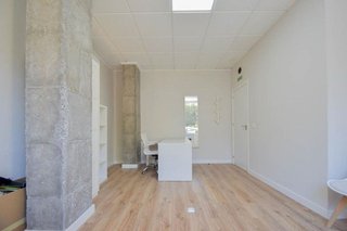 Local comercial en venta en Cervantes en Granada
