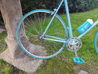 Bici Fixie con neumáticos sólidos