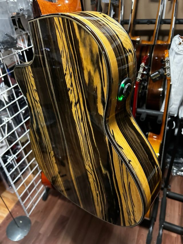 Funda y Guitarra flamenca Ébano Blanco