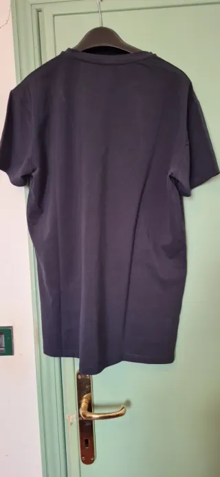 T-shirt blu con logo