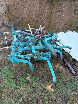 Tractor Kubota con aperos