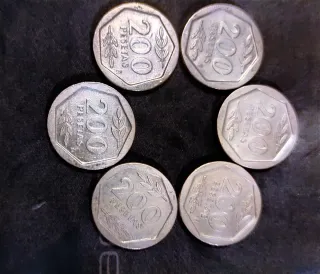 6 monedas de 200 pesetas de 1987