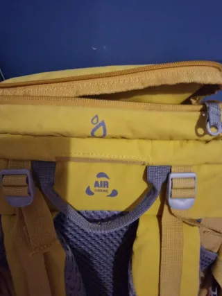 Mochila Quechua 20L Amarilla