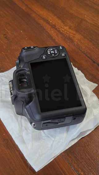 Canon EOS R100 Kit 18-45mm NUEVA