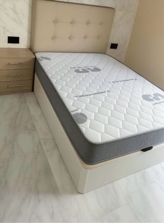 Liquidación:canapés y colchones armarios y sofasso