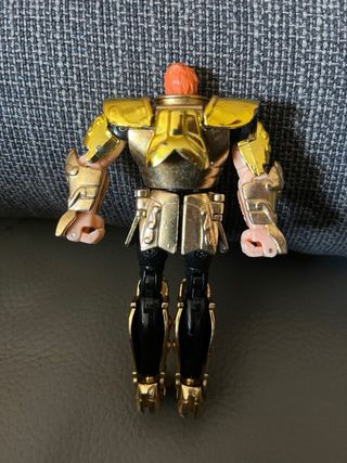 Caballeros del Zodiaco Figura Dorada