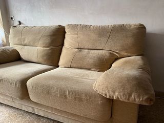 Sofá de tela beige seminuevo
