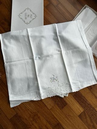 Set Asciugamani Puro Lino Vintage Ricamato