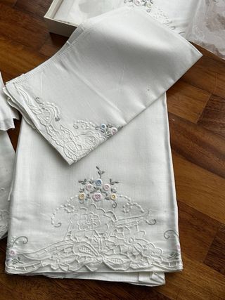 Set Asciugamani Puro Lino Vintage Ricamato
