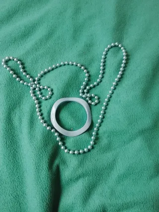 Collar y pulsera de perlas