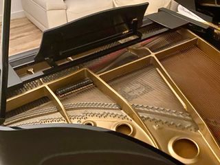 Piano de cola Yamaha japonés