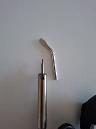 Soldador de estaño con hilo