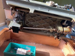 Máquina de coser Alfa portátil