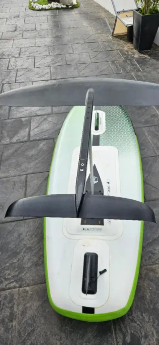 Kit Wingfoil GONG + Vela Naish 6.0 + Casco