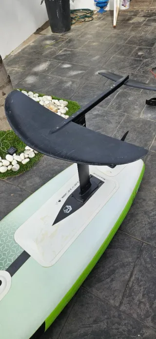 Kit Wingfoil GONG + Vela Naish 6.0 + Casco