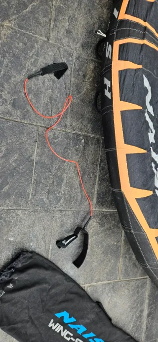 Kit Wingfoil GONG + Vela Naish 6.0 + Casco