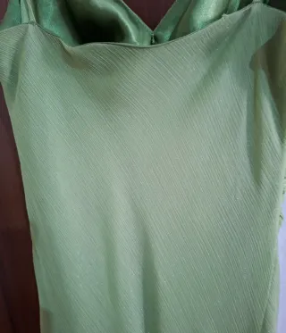 Abito elegante verde con scialle