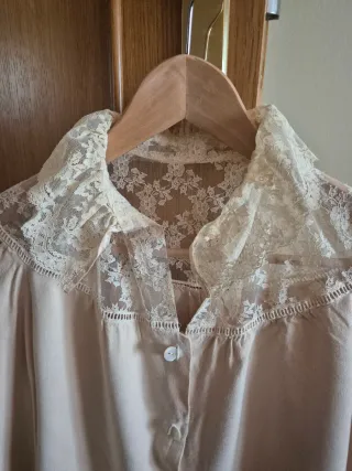 Blusa vintage con encaje