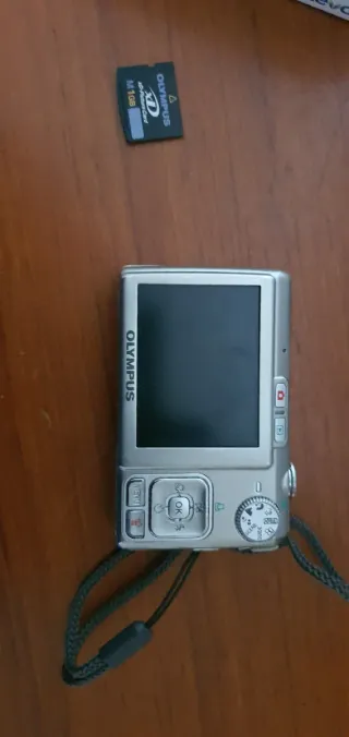 Olympus FE-230 Fotocamera Digitale + scheda XD 1Gb