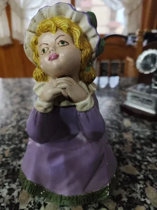 Figura decorativa pintada a mano
