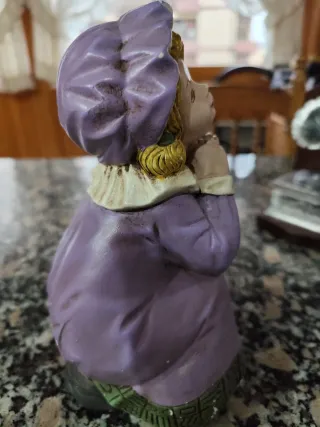 Figura decorativa pintada a mano