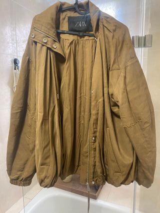 Chaqueta Zara Colección ZW plisada Talla M