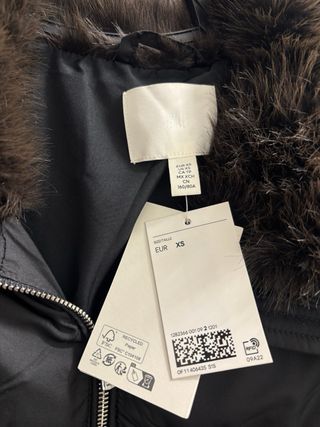 Chaqueta H&M acolchada cuello pelo marrón oscuro