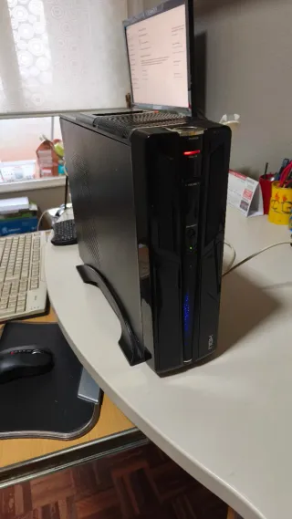 Torre PC NOX 1TB HDD DVD RW 8GB RAM