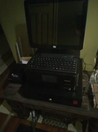 TPV con 2 ticketeras, WiFi y caja registradora